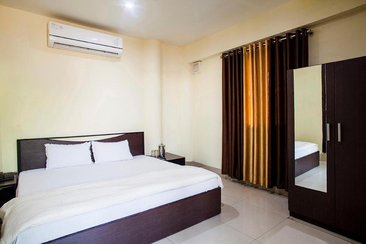 Hotel Sunshine Kashipur Екстериор снимка